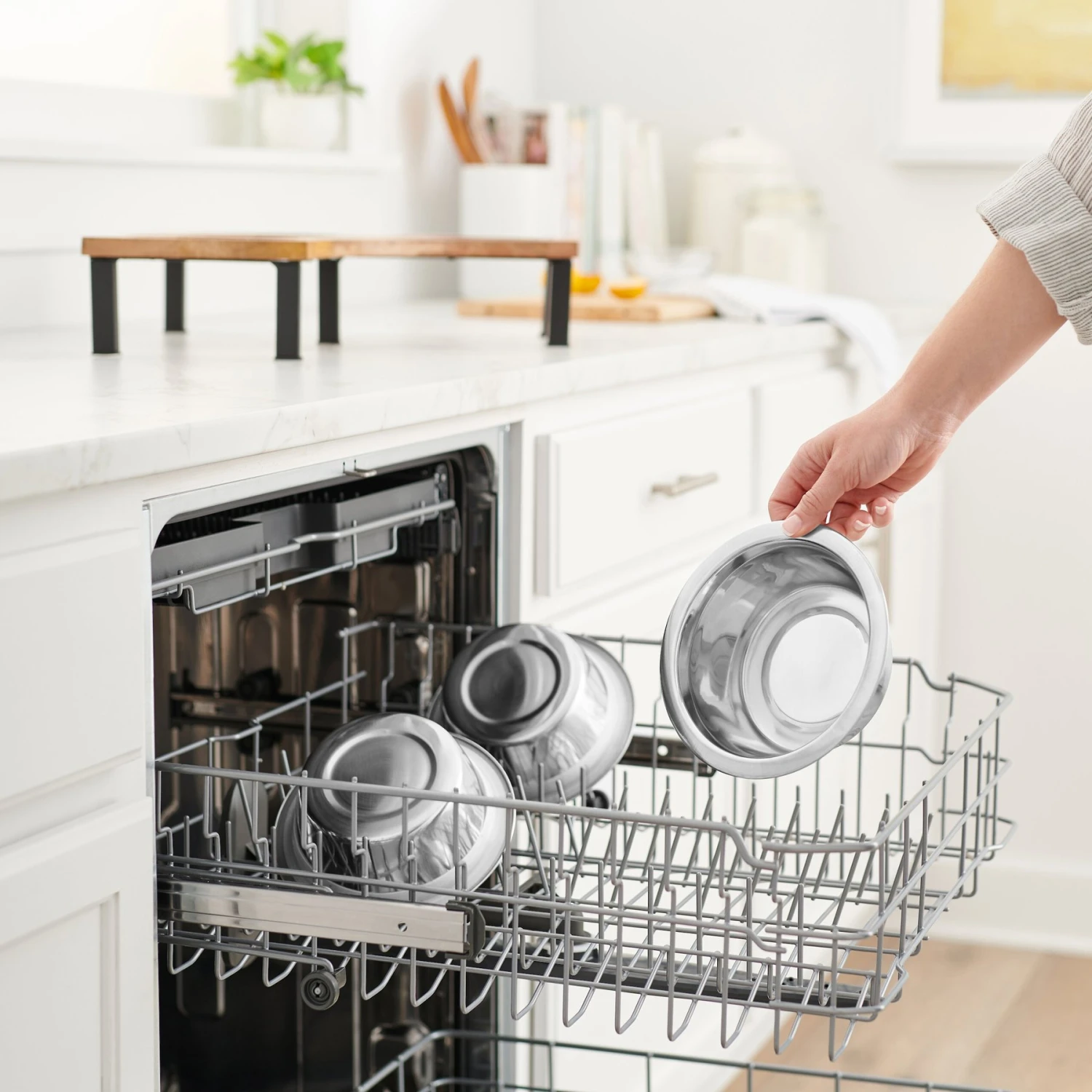 Frisco Multi Pet Feeding Corner Wood 3-Bowls Stainless Steel Dog & Cat Bowl - Image 5